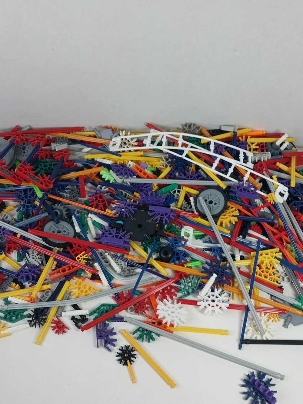 2.5lbs KNEX Rods Connectors Random Mixed Bulk Lot Small Parts Pieces K'NEX